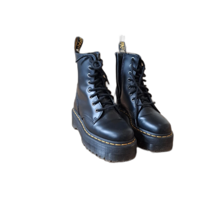 Dr. Martens, men hög sula
