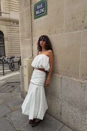 Linn Eklund x NA-KD Jupe mi-longue coupe ballon à taille ajustée - Jupes mi-longues - Crème - EU 34