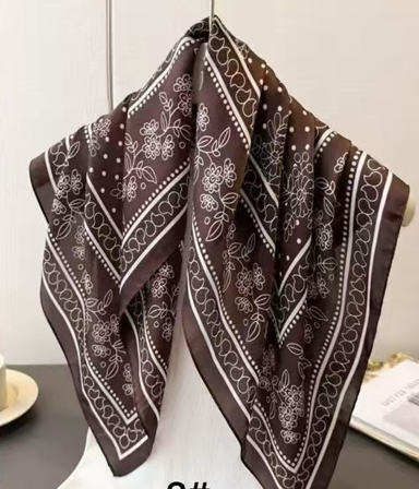 Endless Satengskjerf Bandana Blomster MørkBrun