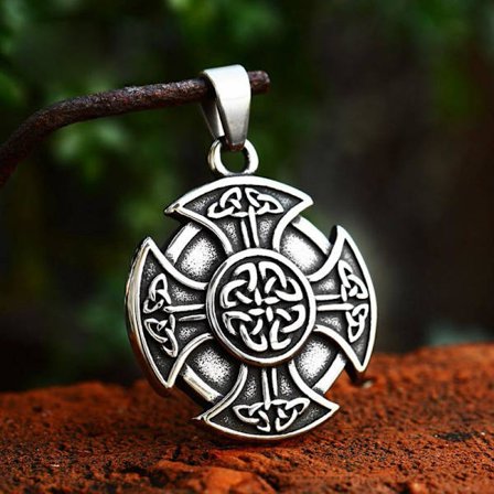 Pendant - Nordic Mythology - Celtic knot