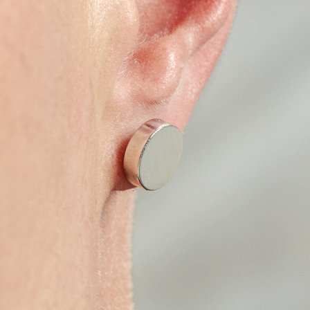 Argentia | 925s | Faux écarteur clou d'oreille plat en argent sterling plaqué rhodium de 10 mm pour hommes - Clous d'oreille