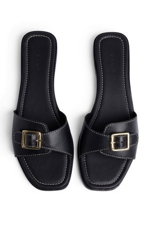 NA-KD - Leather Buckle Slippers - Skinnsko - Svart - EU 39