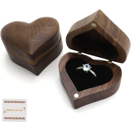 Æske til ringe i valnøddetræ med blødt fløjlsforet