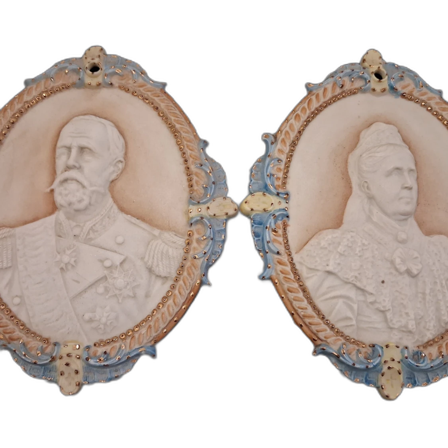 Vintage medaljonger med kungligt motiv