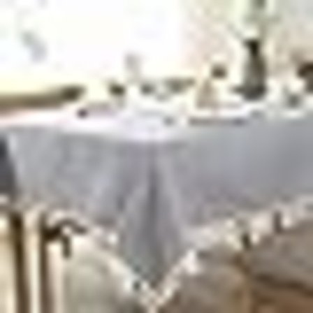 Randig bordsduk med tofsar i bomull och linne, fläckbeständig/dammtät