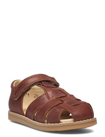Small Closed Sandal Brown Pom Pom