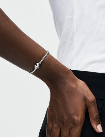 Pandora Silver Bracelet With Heart-Shaped Clasp - Silver - 16 CM