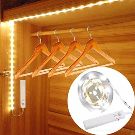 Bevægelsessensor Garderobelys, LED Strip Lys Natlys, 3000K Varm Hvidt Lys, PIR Auto Til/Fra, Batteridrevet