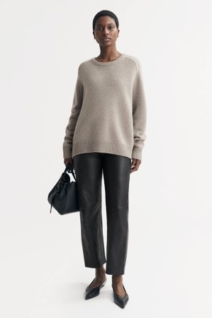 Soft Goat - Chunky Boyfriend Crewneck - Women cashmere sweater - M - Greige