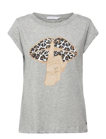 T-Shirt With Leo Lips T-shirts & Tops Short-sleeved Harmaa Coster Copenhagen