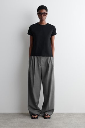 COS Women's T-Shirt Ringer Con Bordi A Contrasto in Nero