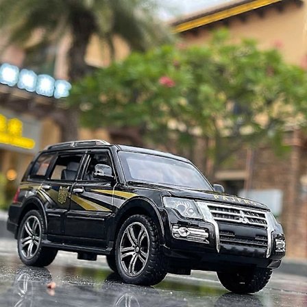 1:32 Mitsubishi PAJERO SUV Legeringsbilmodel Støbt Legetøjsbil Metalkollektion Lyd- og Lyssimulering Børnegave