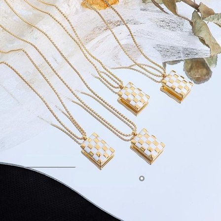 Noorzai Scandinavia - 18 K guld rutig bricka unik elegant för dam