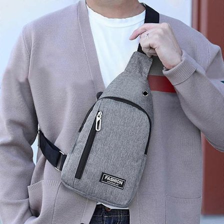 Liten Sling Bag Crossbody Bröst Axel Vattentålig Sling Handväska En Rem Resväska För Män Kvinnor Pojkar Med Hörlurshål