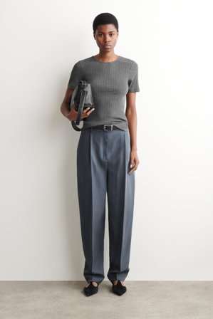 COS T-Shirt O Ażurowym Splocie Pointelle in Szary