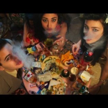 Smoking in heaven DAISY & LEWIS KITTY