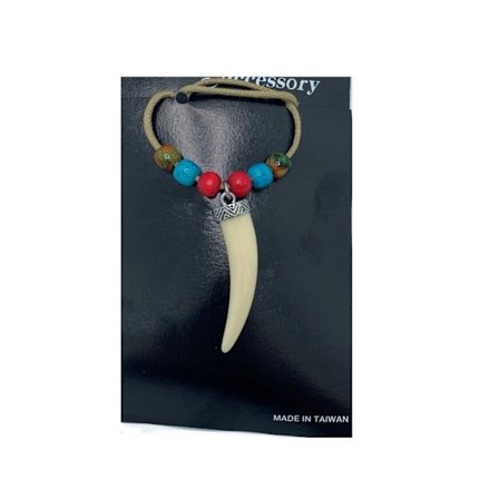 Halsband med vit tand