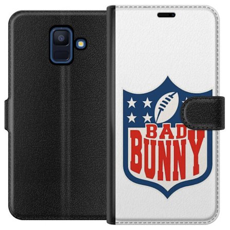 Kompatibel Tegnebogsetui til Samsung Galaxy A6 (2018) Bad Bunny rød grafisk plakat med portræt og typografi i latinamerikansk popdesign