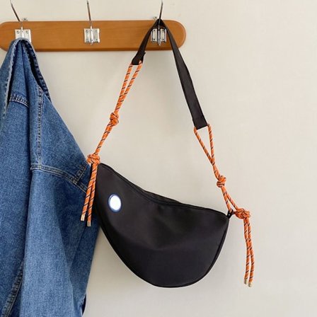 Hobos Chest Bag Crossbody Bag SVART