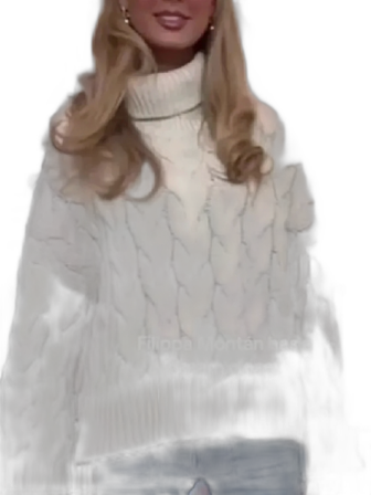 Vit polotröja med kabelstickning