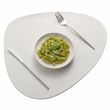 4-pakning Dekkebrikke i Kunstskinn Avrundet Hvit 43x36cm