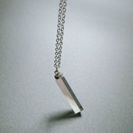 Yksinkertaiset korut Kolmion muotoinen prisma kristalli auringonsieppaaja kiviriipus kaulakoru