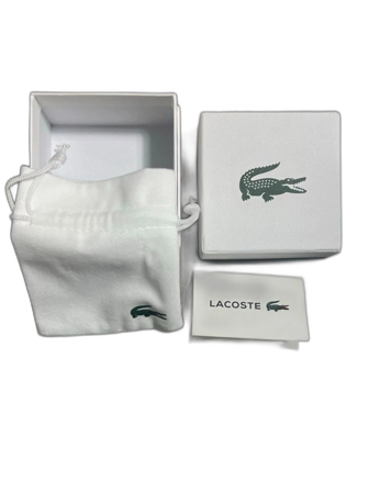 Snygg silverfärgad Lacoste armband