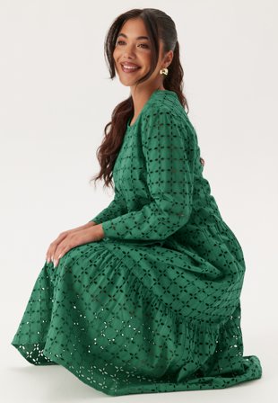 Happy Holly Broderie Anglaise Round Neck Dress Klær