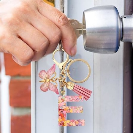 Bilnøglering til kvinder, Nøglering med initial, Alfabetisk nøglering med initial, Kvast, Sommerfugl-E