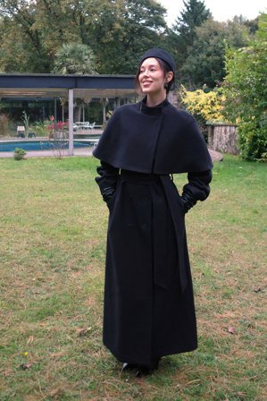 Jourdan Sloane x NA-KD Cape Detail Wool Blend Coat - Frakker - Sort - EU 38