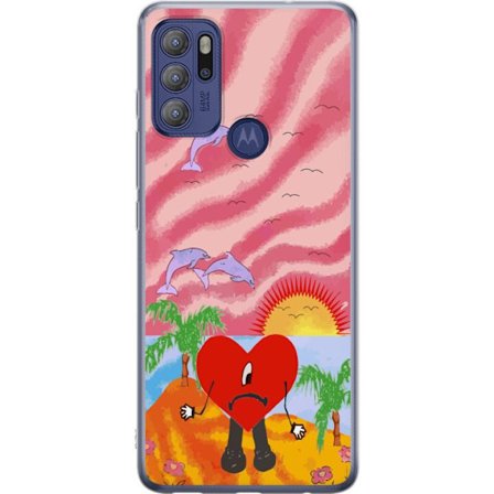 Kompatibel Mobilcover til Motorola Moto G60S Bad Bunny i en farverig quiltet jakke med hjertemønster og solbriller i moderne gade stil