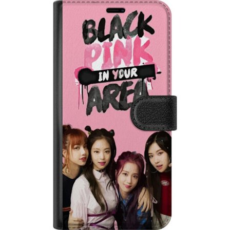 Yhteensopiva Lompakkokotelo OnePlus Nord 2T BLACKPINK In Your Area, jossa ryhmäkuva Lisa, Jennie, Jisoo ja Rosé vaaleanpunaisen taustan edessä, vahvas