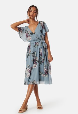 Goddiva - Flutter Floral Midi Dress - Air Force Blue - Kläder - - Bubbleroom