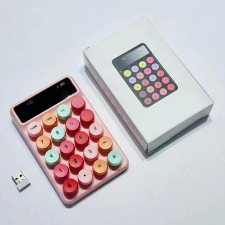 20 näppäimen numeronäppäimistö, jossa on 2,4 Gt:n USB vastaanottimen akku, joka saa virtaa tiedon syöttämistä varten Pink