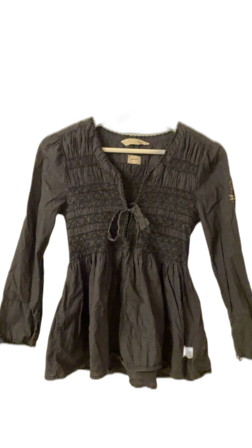 Svart blus från Odd Molly med knyt