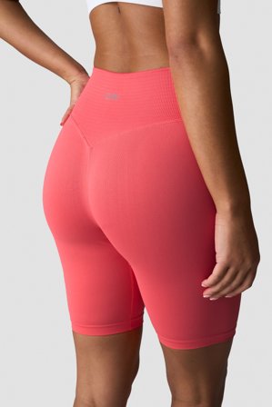 ICANIWILL - Define Seamless V-shape Biker Shorts Dark Pink Peach - Shortsit - Naiset - Treenivaatteet ICIW:ltä