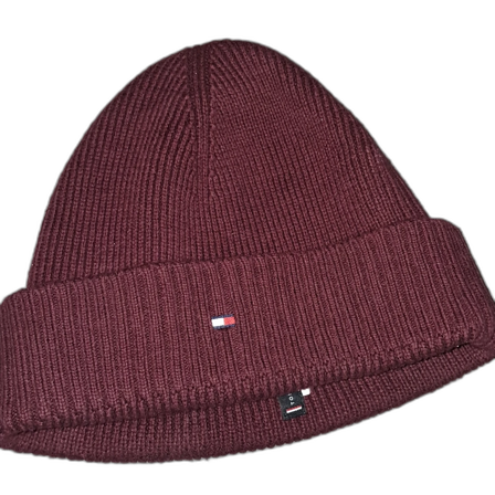 Vinröd mössa från Tommy Hilfiger
