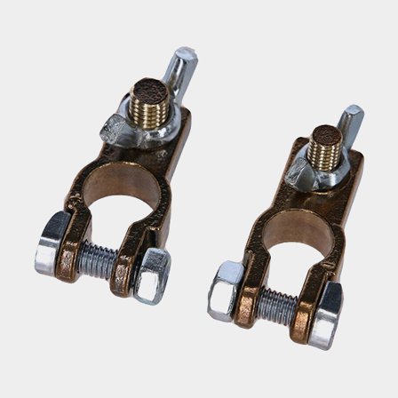 Batterikabelskor mässing. + 10mm, - 8mm. Vingmutter