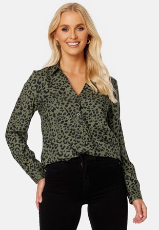 Happy Holly Iris shirt Dark green / Leopard Klær