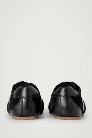COS Men's Sneakers Minimal In Pelle Scamosciata in Nero