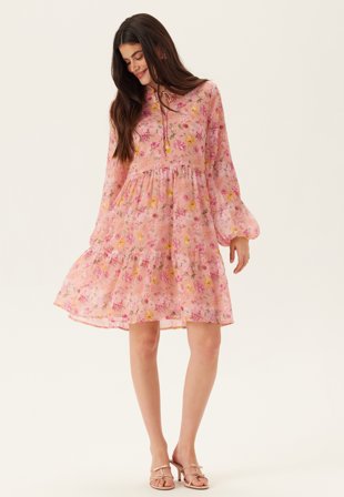 VILA - Vifalia L/S TIE V-NECK DRESS - Misty Rose Aop:flower - Kläder - - Bubbleroom