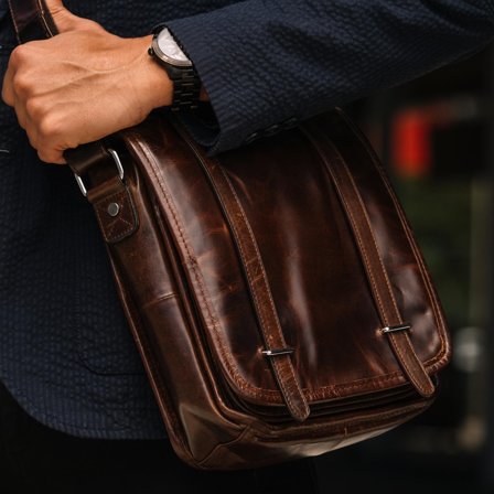 Bolso de hombre de cuero en marrón oscuro para hombres - Bolsos de cuero
