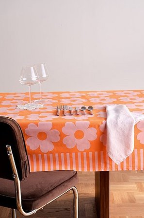 Jotex - Afveegbaar Tafelkleed Roze Roze - WERNER - Koop Tafelkleden bij Jotex