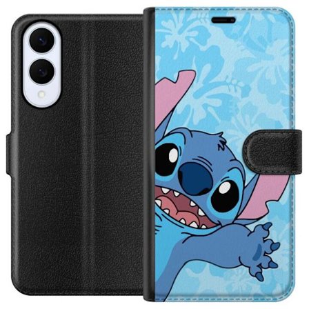 Kompatibelt Lommeboketui til Samsung Galaxy S25 Edge Leken illustrasjon av Stitch som strekker seg mot kameraet på lyseblå blomstret bakgrunn