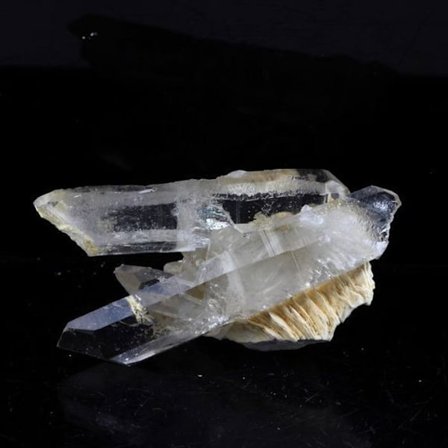 Kivet ja mineraalit. Biterminoitu kvartsi + bariitti. 52,0 ct. Lac Blanc, Alpes d'Huez, Bourg d'Oisans, Isère, Ranska.
