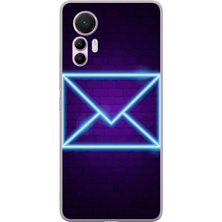Kompatibel Mobilcover til Xiaomi Xiaomi 12 Lite Neon illustration af kuvert i blåt lys mod lilla teglvæg, moderne symbol for beskeder kommunikation