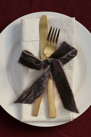 Jotex - Velvet Fløyelsbånd Grå - CRUSHED - Kjøp Gavepapir & gavebånd hos Jotex