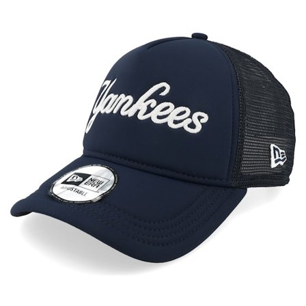New Era - MLB Blauw Cap - New York Yankees Script Navy A-frame Trucker @ Hatstore