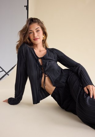 BUBBLEROOM Pleated Tie Cardigan Top Klær