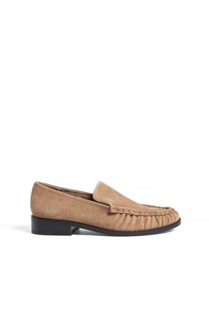 Premium Selection - Loafers i semsket skinn med rysjedetaljer - Lave sko - Beige - EU 37